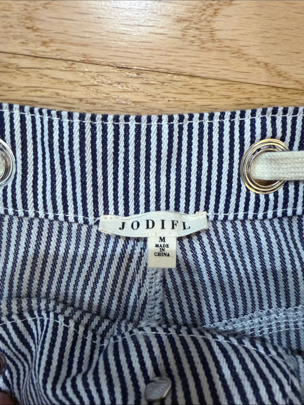 JODIFL Navy and White Striped Cropped Wide-Leg Pants - Picture 3 of 3